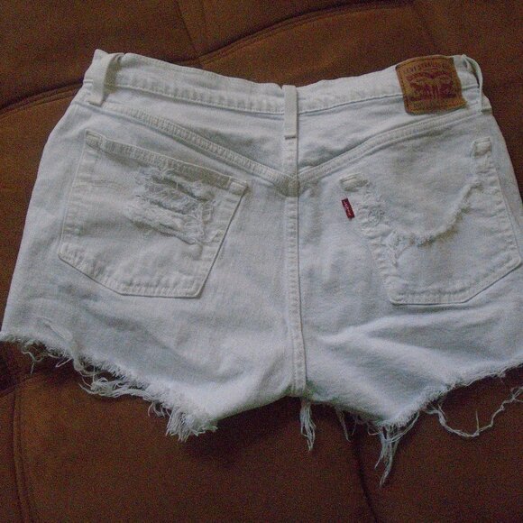 Levis 501 Jean Shorts Women's White Denim Cut Off High Rise Distressed 3… - Picture 5 of 5